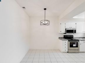 3058 Flint 40, Union City CA 94587