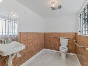 3109 Sacramento St, Berkeley CA 94702
