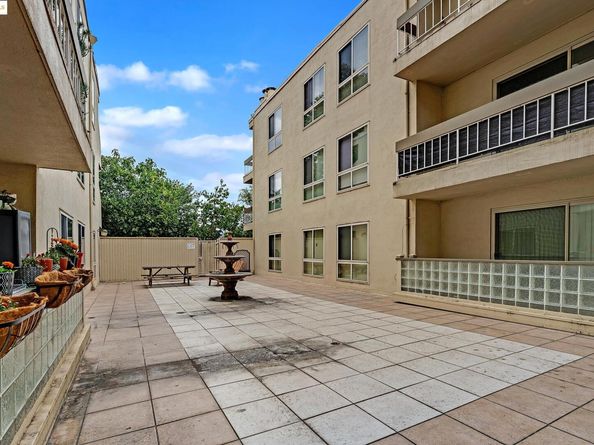 66 Fairmount Ave 316, Oakland CA 94611