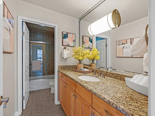 66 Fairmount Ave 316, Oakland CA 94611
