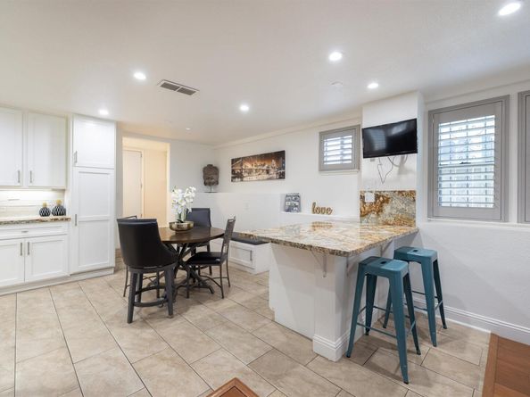 1234 Willow St, Oakland CA 94607