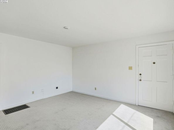 670 Grace St, Hayward CA 94541
