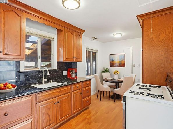 670 Grace St, Hayward CA 94541