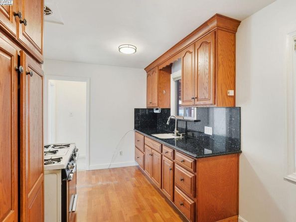 670 Grace St, Hayward CA 94541