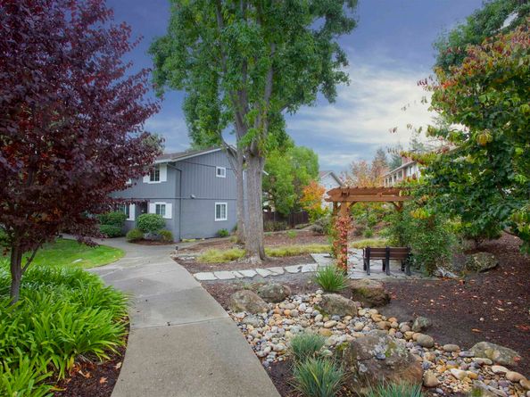 187 Miramonte Dr, Moraga CA 94556