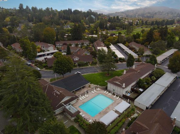 187 Miramonte Dr, Moraga CA 94556