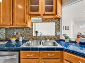 595 22Nd St, Oakland CA 94612