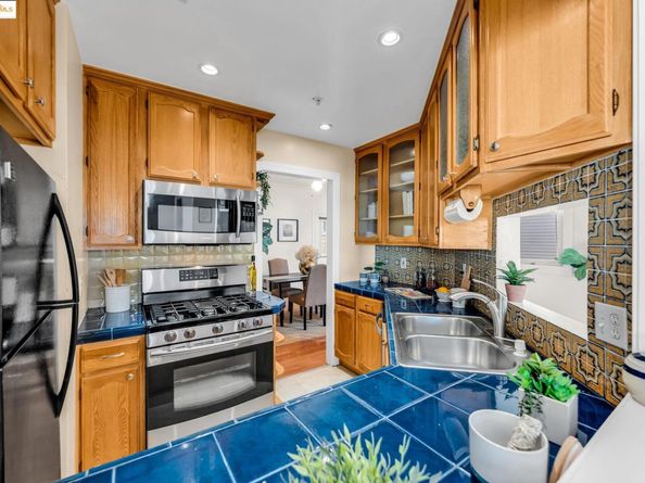 595 22Nd St, Oakland CA 94612