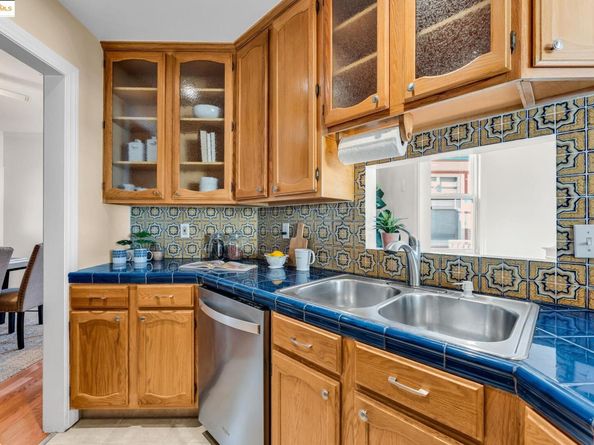 595 22Nd St, Oakland CA 94612