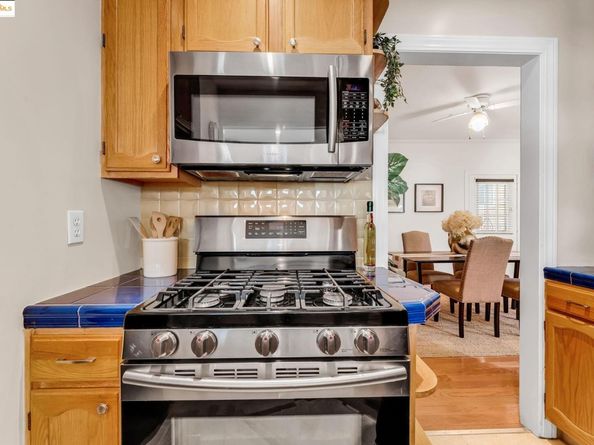 595 22Nd St, Oakland CA 94612