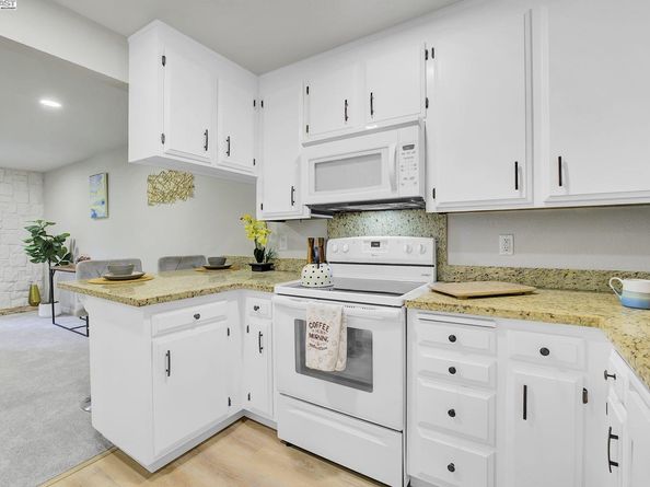 1775 Panda Way 337, Hayward CA 94541
