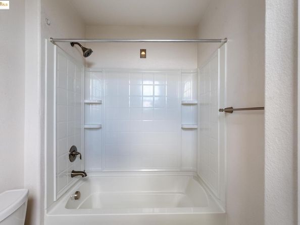 6042 Old Quarry Loop, Oakland CA 94605