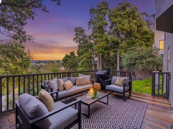 828 Alma Pl, Oakland CA 94610