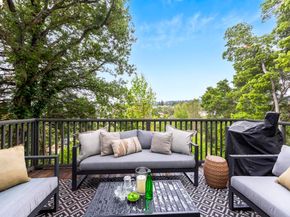 828 Alma Pl, Oakland CA 94610