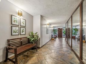 199 Montecito Ave 301, Oakland CA 94610