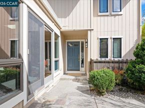 7 Doral Dr, Moraga CA 94556