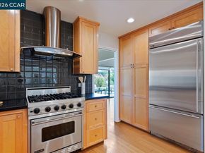 7 Doral Dr, Moraga CA 94556