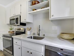 407 Orange St 410, Oakland CA 94610