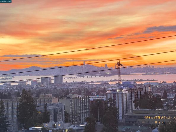 2 Panoramic Way 304, Berkeley CA 94704