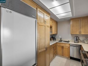 2 Panoramic Way 304, Berkeley CA 94704