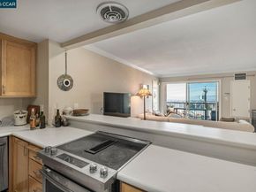 2 Panoramic Way 304, Berkeley CA 94704