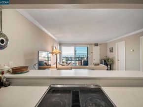 2 Panoramic Way 304, Berkeley CA 94704