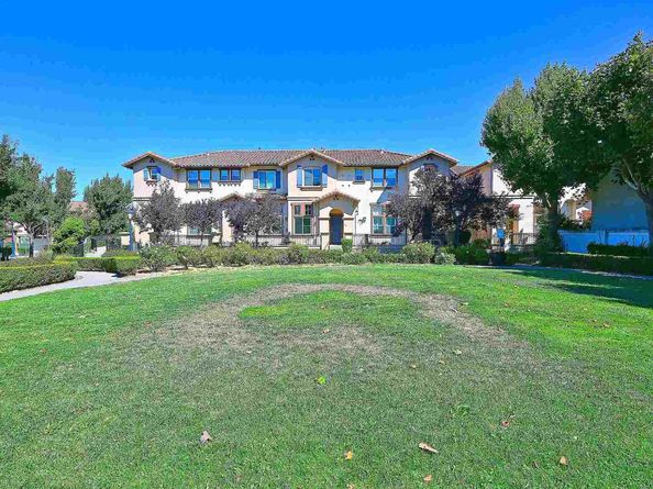 215 Santa Barbara St, San Pablo CA 94806