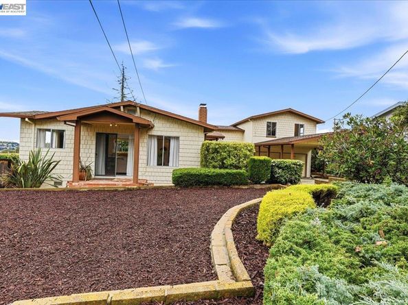 18425 Pepper St, Castro Valley CA 94546