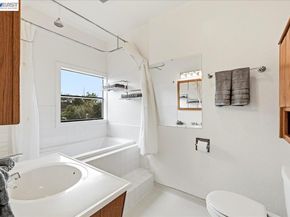 18425 Pepper St, Castro Valley CA 94546