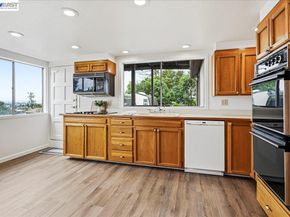 18425 Pepper St, Castro Valley CA 94546