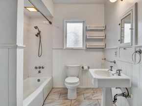 1822 Clinton Ave, Alameda CA 94501