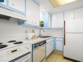 1201 Skycrest Dr 2, Walnut Creek CA 94595