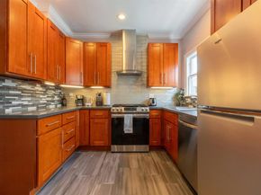 256 29Th St, Oakland CA 94611