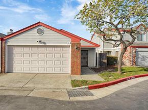 7 Town Square Pl, Oakland CA 94603