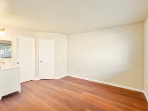 7 Town Square Pl, Oakland CA 94603