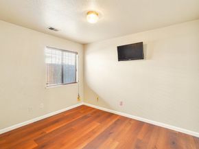 7 Town Square Pl, Oakland CA 94603