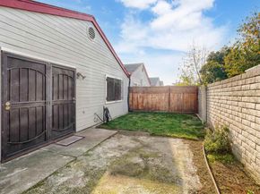 7 Town Square Pl, Oakland CA 94603