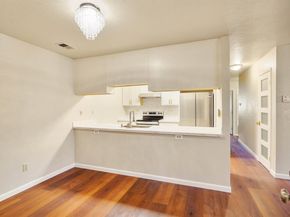 7 Town Square Pl, Oakland CA 94603