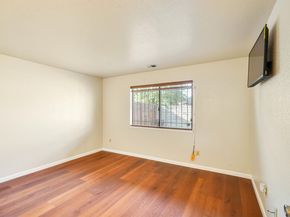 7 Town Square Pl, Oakland CA 94603