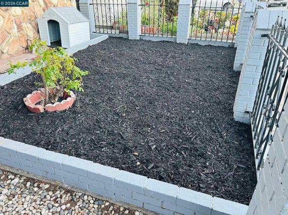 532 5th St, Richmond CA 94801