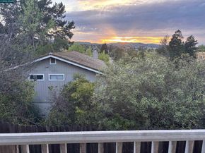 207 Midway Dr, Martinez CA 94553