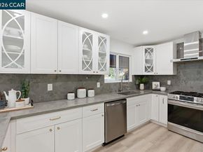 6 Sparrow Ct, Moraga CA 94556