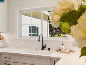 1543 Laverne Ct, Concord CA 94521