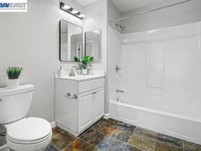 401 S Norfolk St 216, San Mateo CA 94401