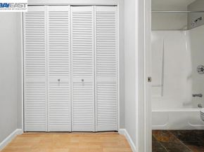 401 S Norfolk St 216, San Mateo CA 94401