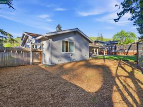 1124 Sanders Dr, Moraga CA 94556