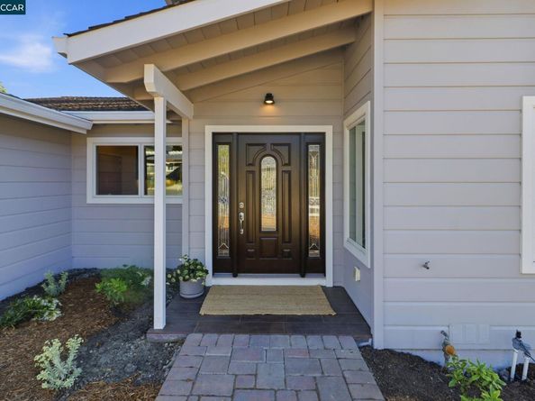 1124 Sanders Dr, Moraga CA 94556