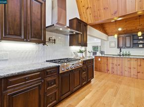 1124 Sanders Dr, Moraga CA 94556