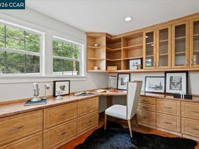 1076 N Thompson Rd, Lafayette CA 94549