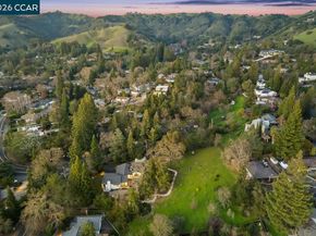 1076 N Thompson Rd, Lafayette CA 94549